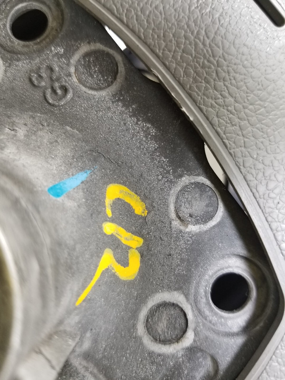 2011 - 2013 Kia Sportage Front Center Console Shifter Trim & Cup Holder OEM