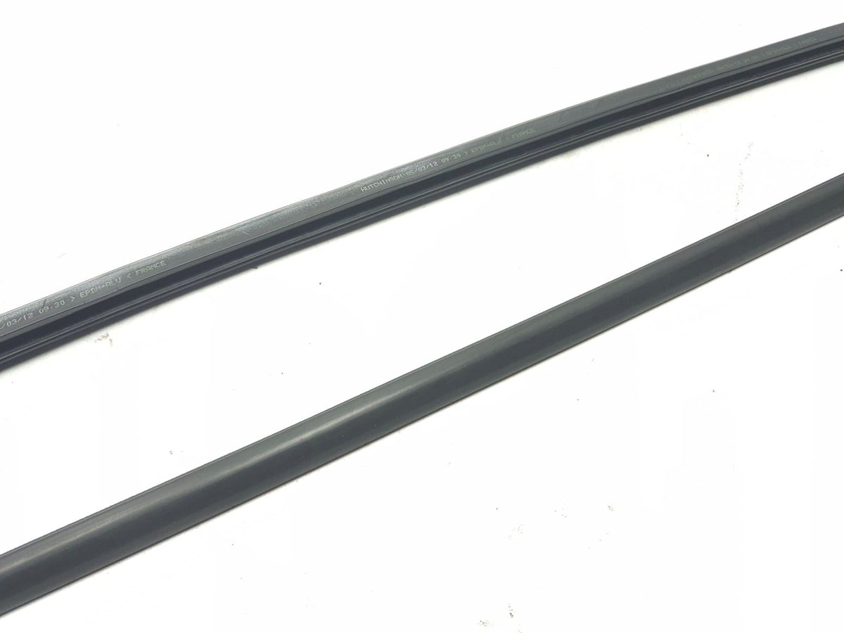 2012 Volvo C30 Front Left Driver Door Window Belt & Weatherstrip Seal OEM