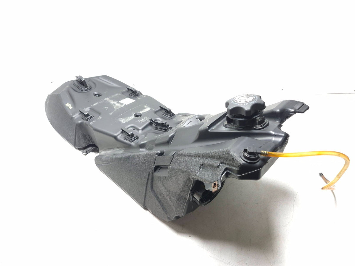 2010 Ski-doo Mxz 800r Fuel Tank W/ Cap OEM
