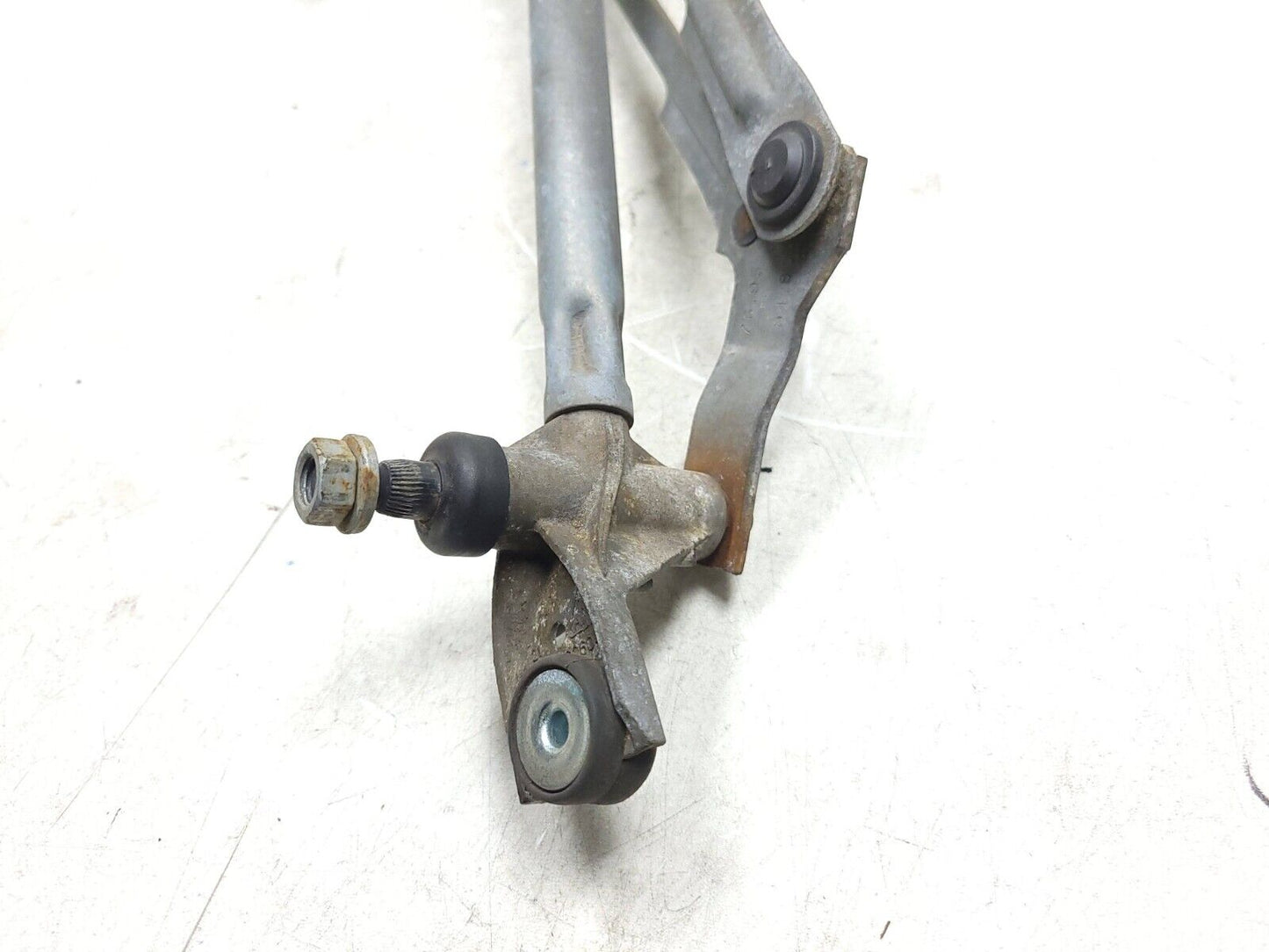 2010 - 2014 Chevrolet Suburban Windshield Wiper Motor W/ Linkage OEM