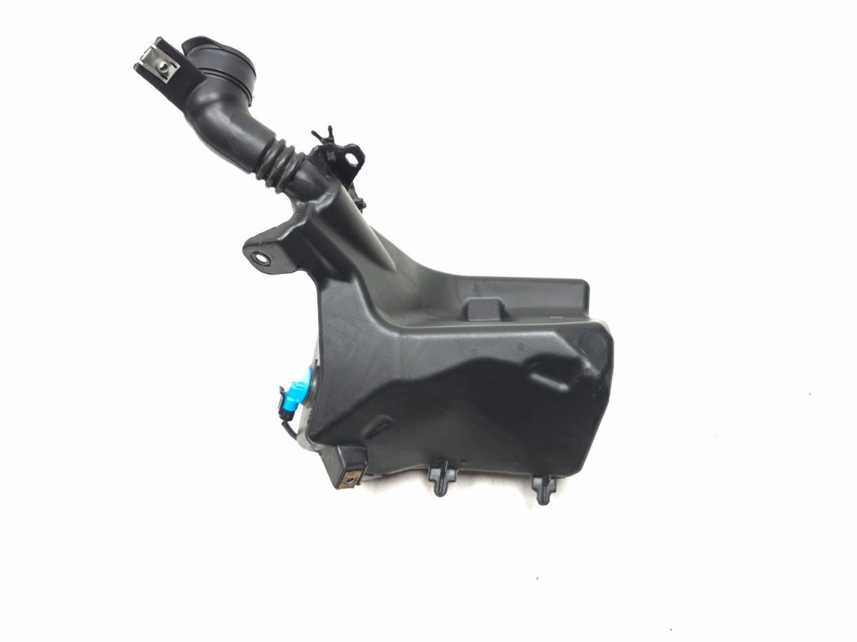 2018 Tesla Model 3 Washer Fluid Reservoir 1090850-00-e OEM