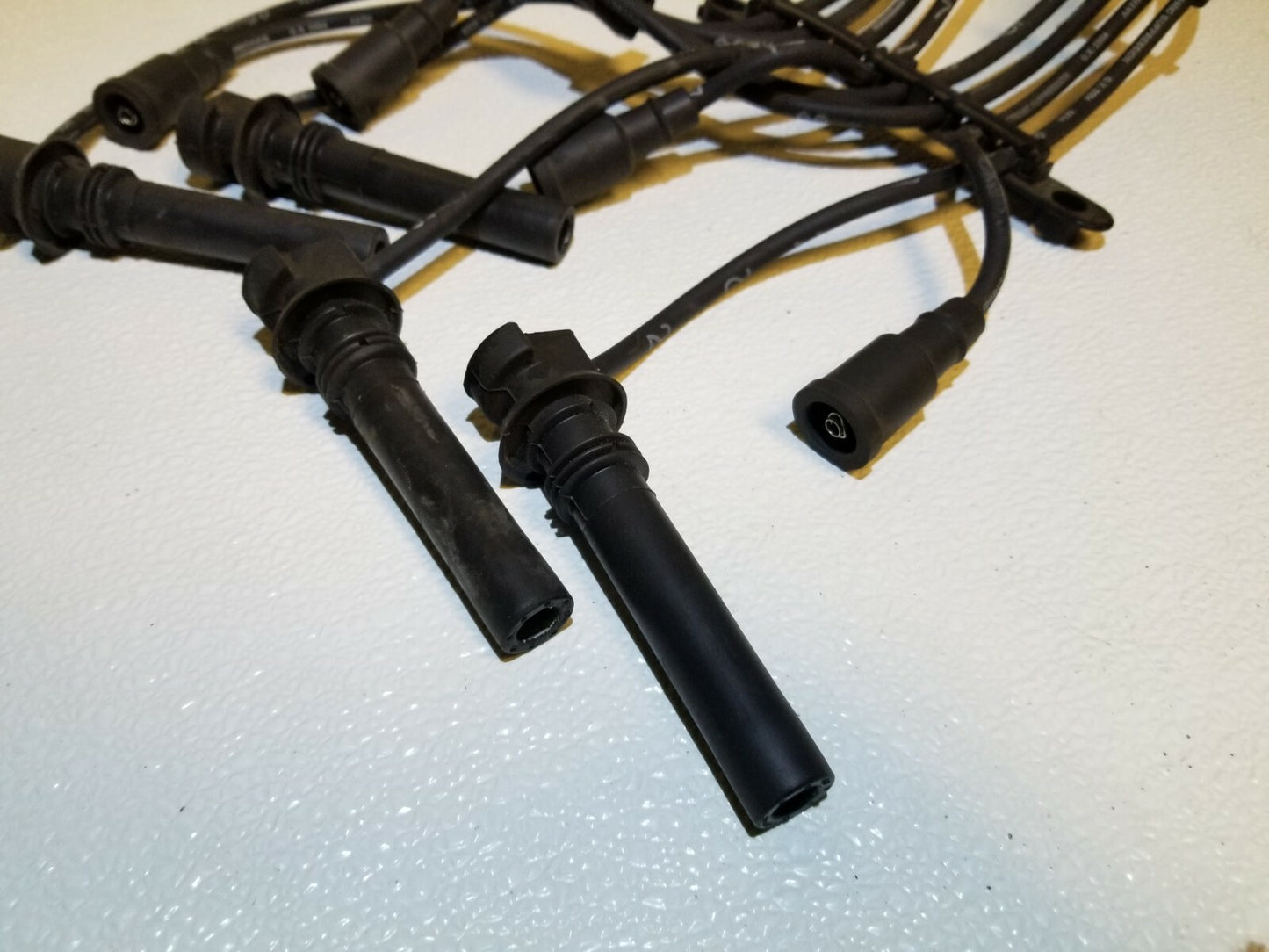 2005 Dodge Magnum Ignition Spark Plug Wiring Cable 8 Pcs OEM