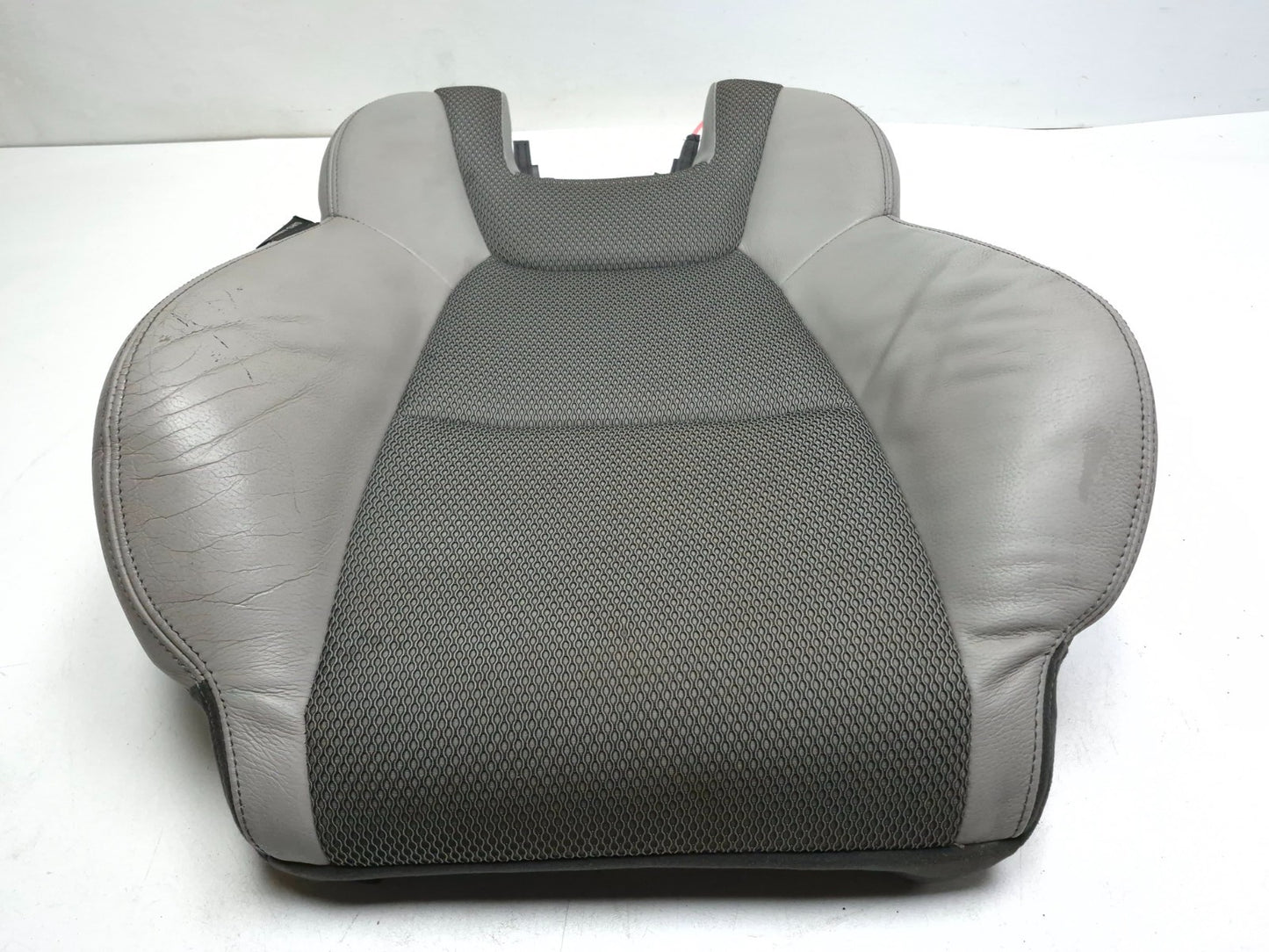 2013 Hyundai Genesis Front Upper Seat Cushion Passenger Side Right OEM