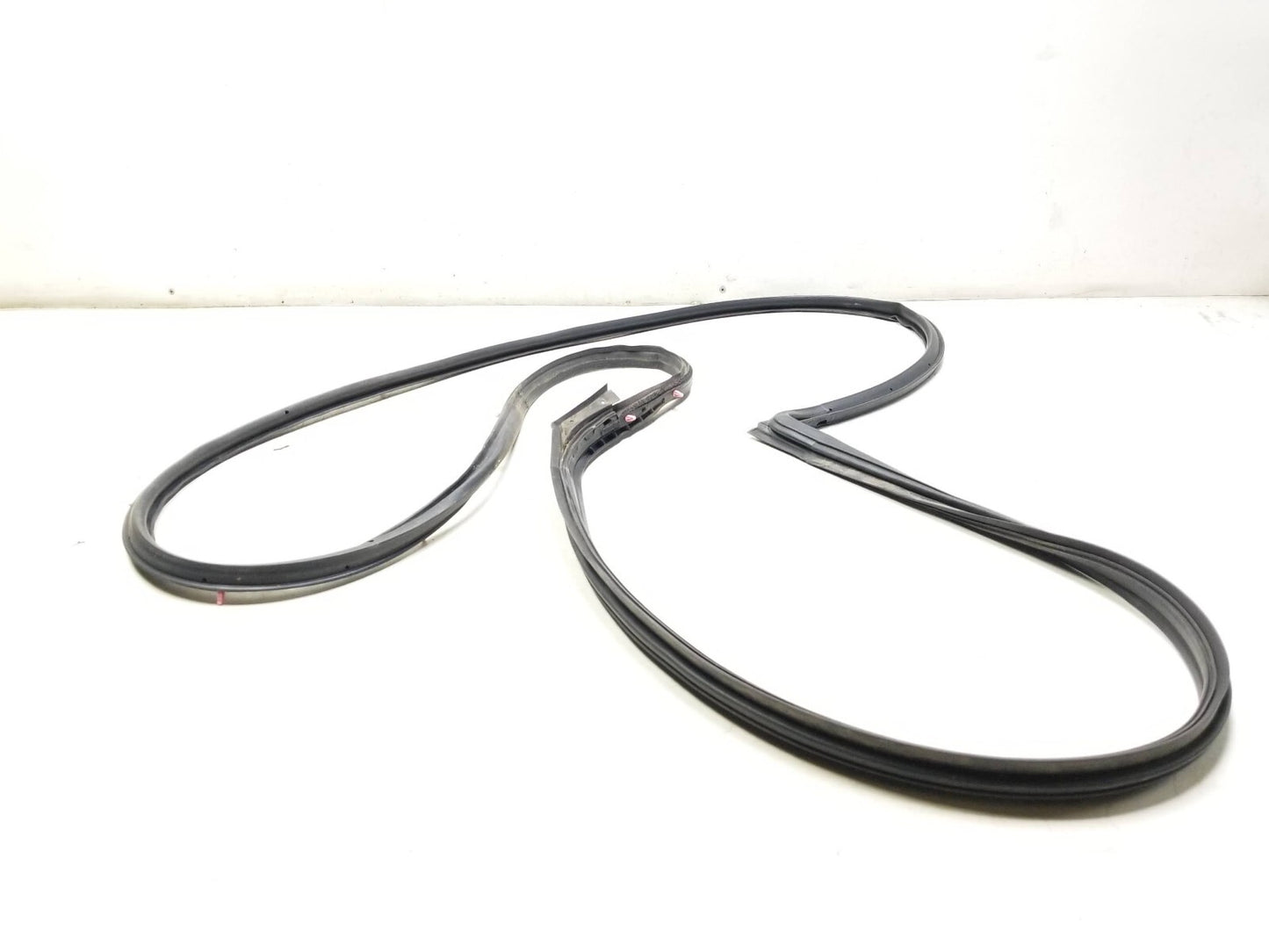 2008 - 2015 Nissan Rogue Front Door Weatherstrip Seal Passenger Side Rh 2pcs OEM
