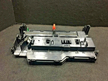 06 07 08 09 BMW X3 E83 Front Right Power Electrical Fuse Box Panel OEM D34