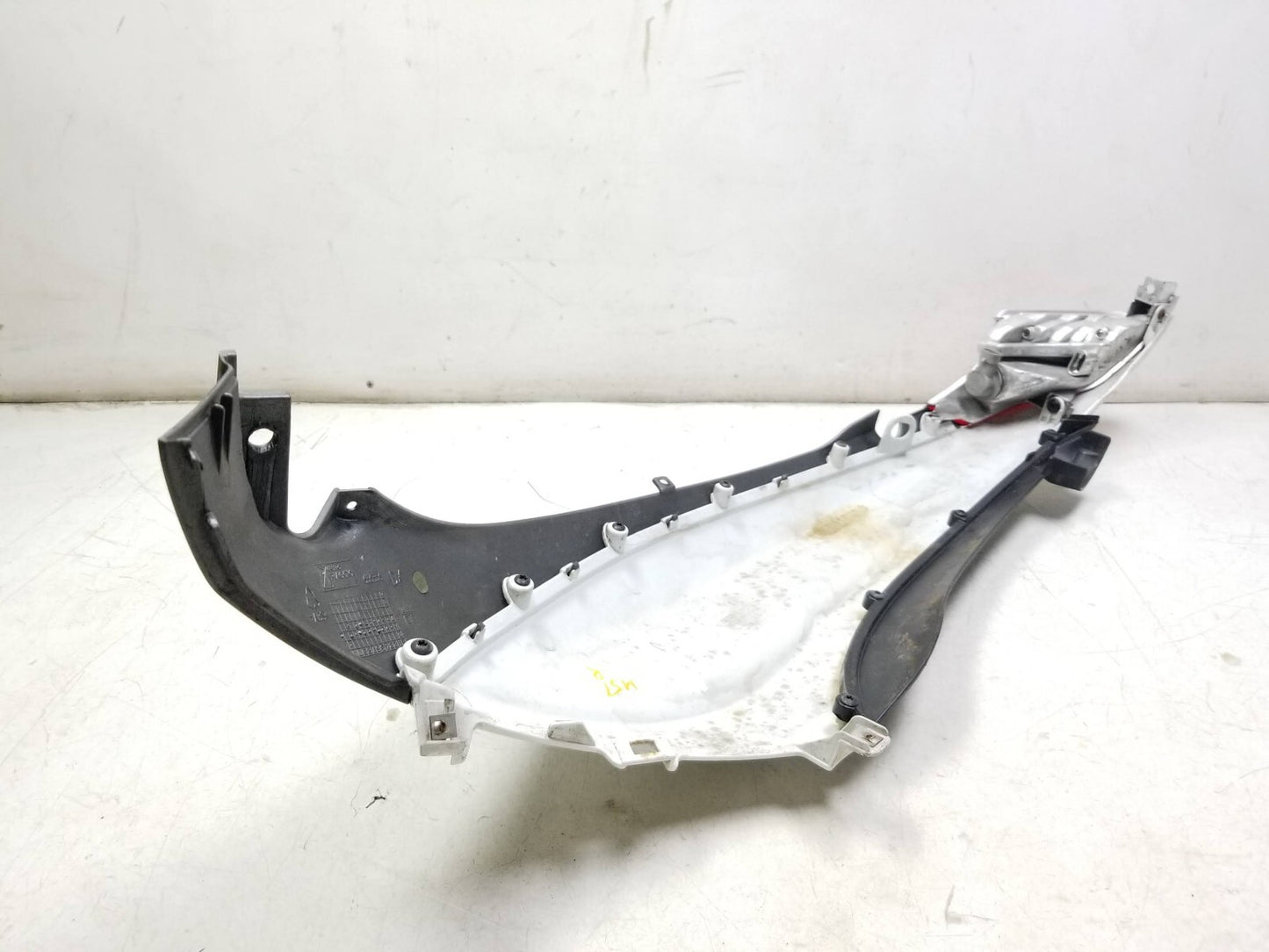 2017 - 2021 Piaggio Bv 350 Rear Right Side Fairing & Tail Light 3pcs OEM