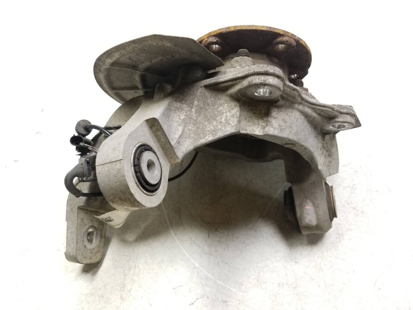 2018 Alfa Romeo Stelvio Rear Spindle Knuckle Wheel Hub Passenger Side Right OEM