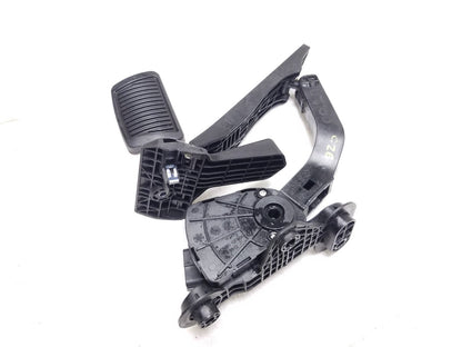 2014 - 2019 Kia Soul Accelerator Pedal & Brake Pedal Rubber Pad OEM