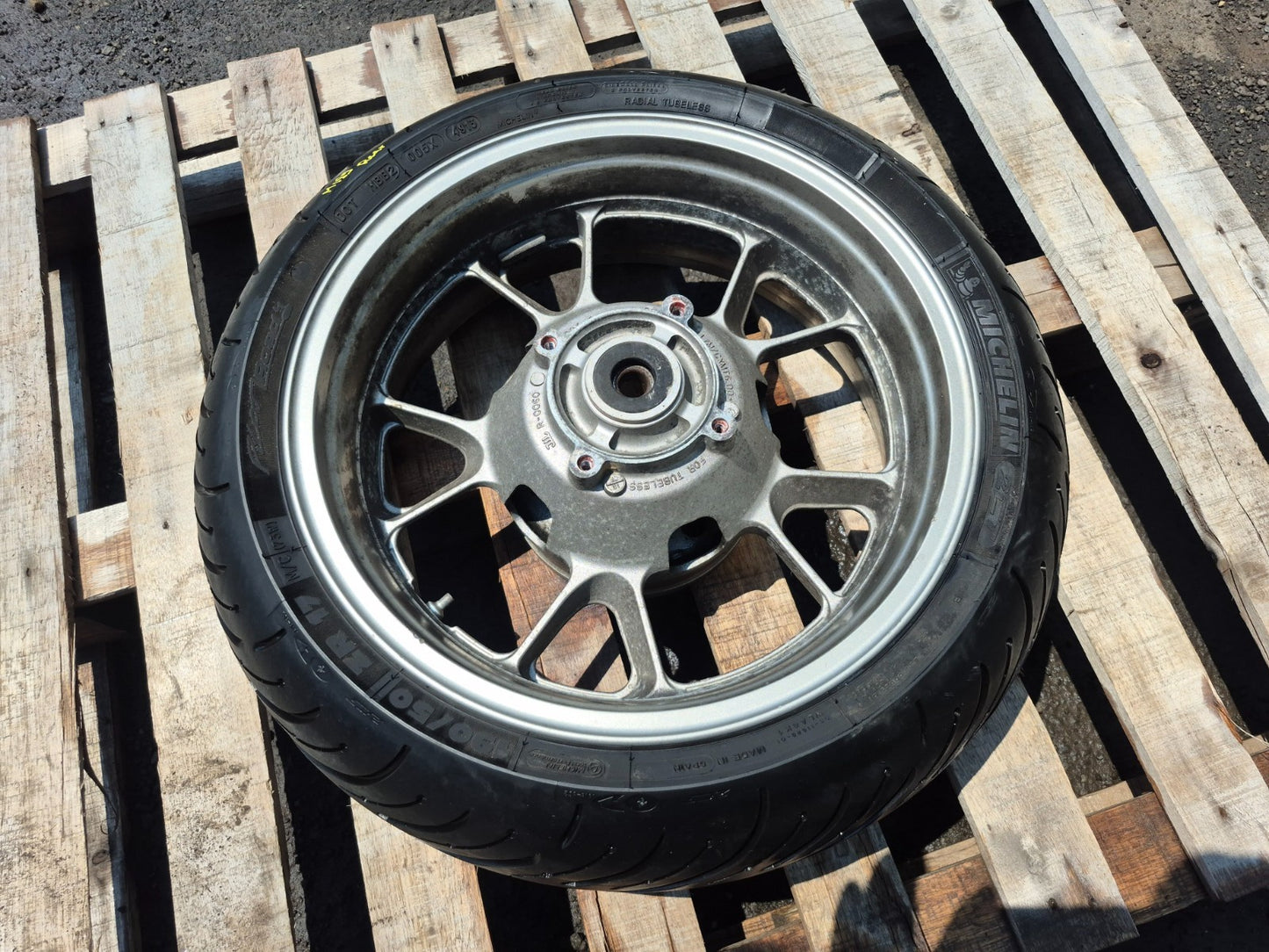 2009 Kawasaki Concours 14 Zg1400 Rear Wheel Rim & Tre OEM