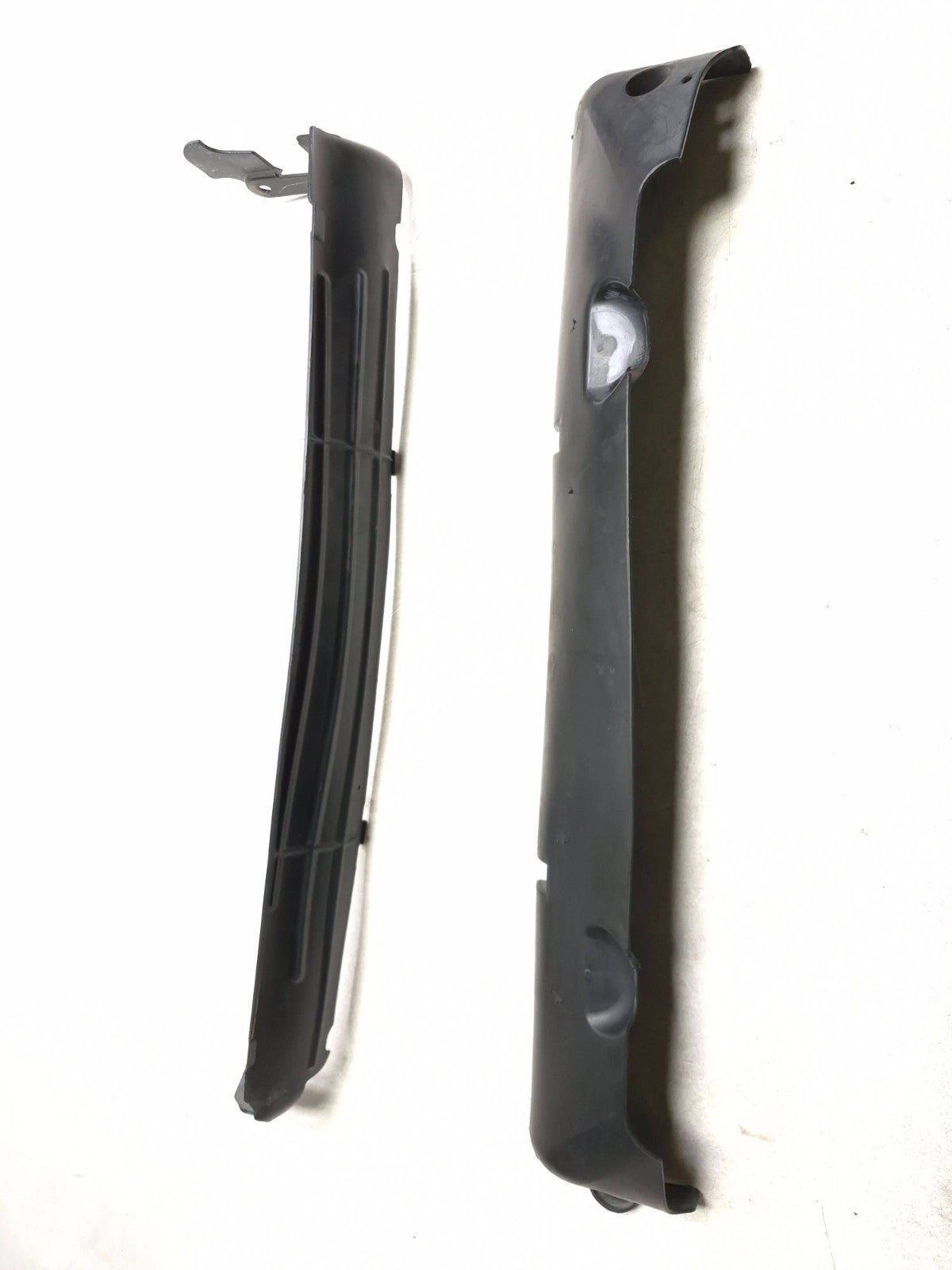 2013 Fiat 500 Turbo Front Radiator Protection Seal Cover Trim 2pcs OEM