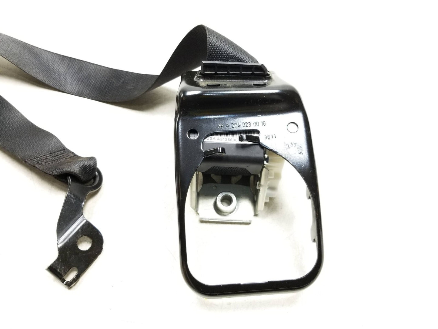 10-16 Mercedes W212 E350 Rear Center Seat Belt Retractor OEM