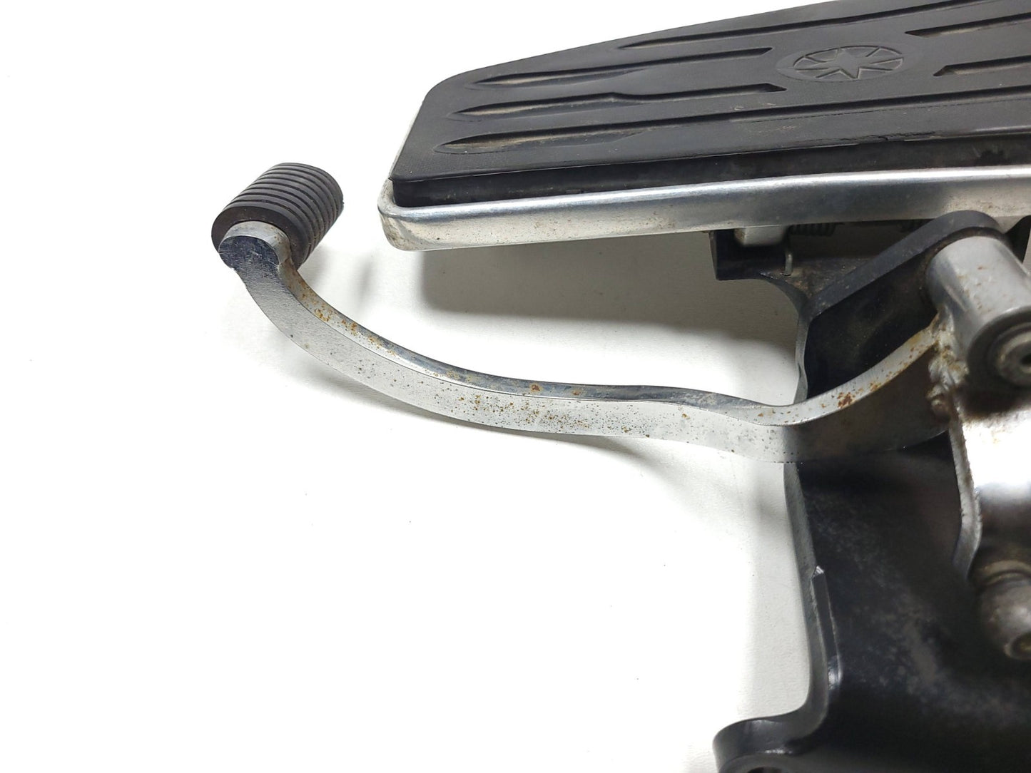 2007 Yamaha Xvs1300 V-star Left Front Footrest Peg OEM