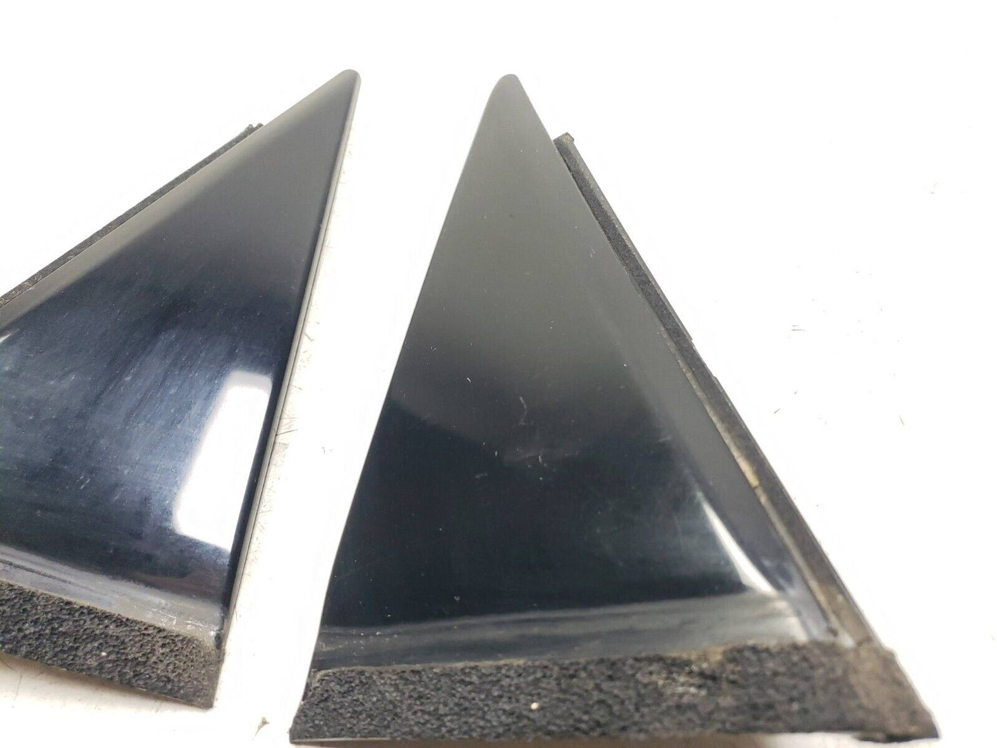 06 - 09 Infiniti M35 Rear Door Exterior Corner Trim Pair OEM