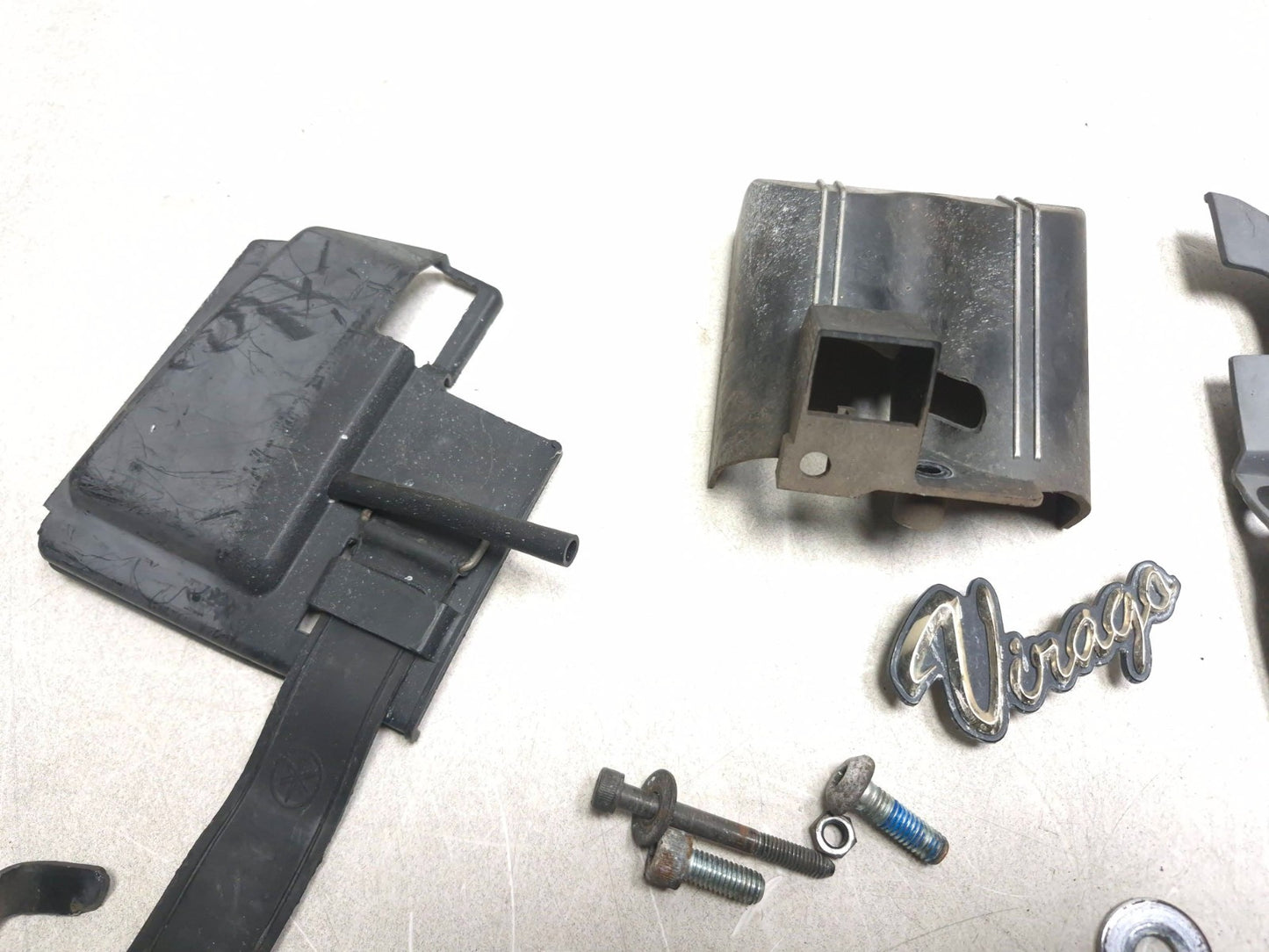 1993 Yamaha Virago Xv750 Misc Bolt & Hardware Bracket OEM