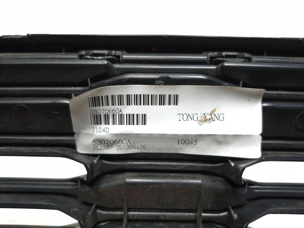 2017 Subaru Impreza Front Bumper Grille W/ Emblem 91122fl00a OEM