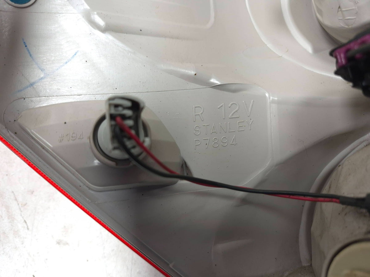 2010 Chevrolet Equinox Tail Light Lamp Left & Right OEM