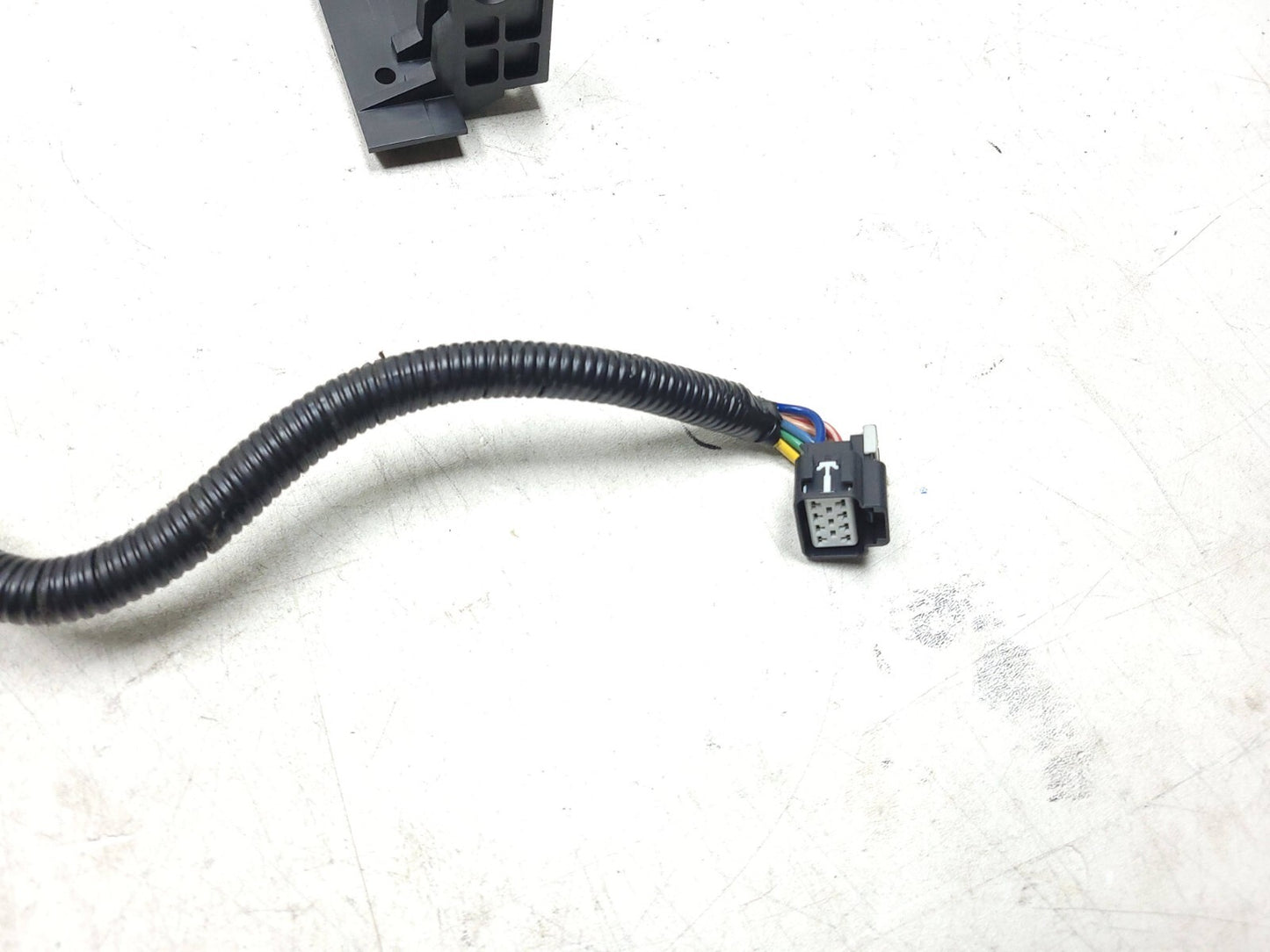 2010 - 2014 Chevrolet Suburban Seat Wire Wiring Harness Driver Side Left OEM