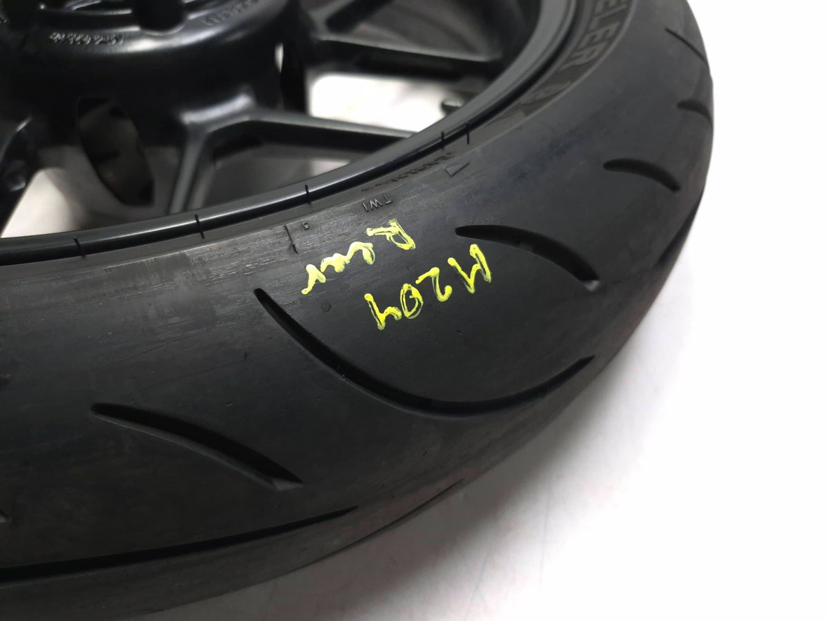 2024 Triumph Speed 400 Rear Wheel Rim W/ Tire 150/60/zr17 Metzeler OEM