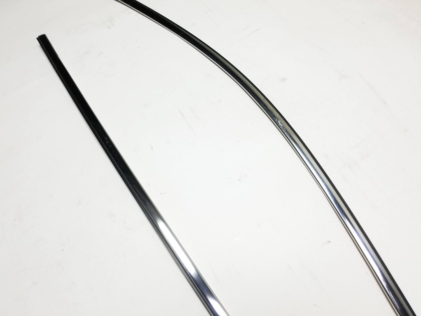 2012 Jeep Grand Cherokee Door Molding Passenger Side Right Front & Rear OEM