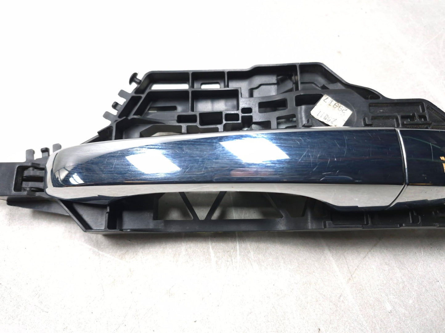 2018 Chrysler 300 Limited AWD Rear Passenger Side Exterior Door Handle OEM
