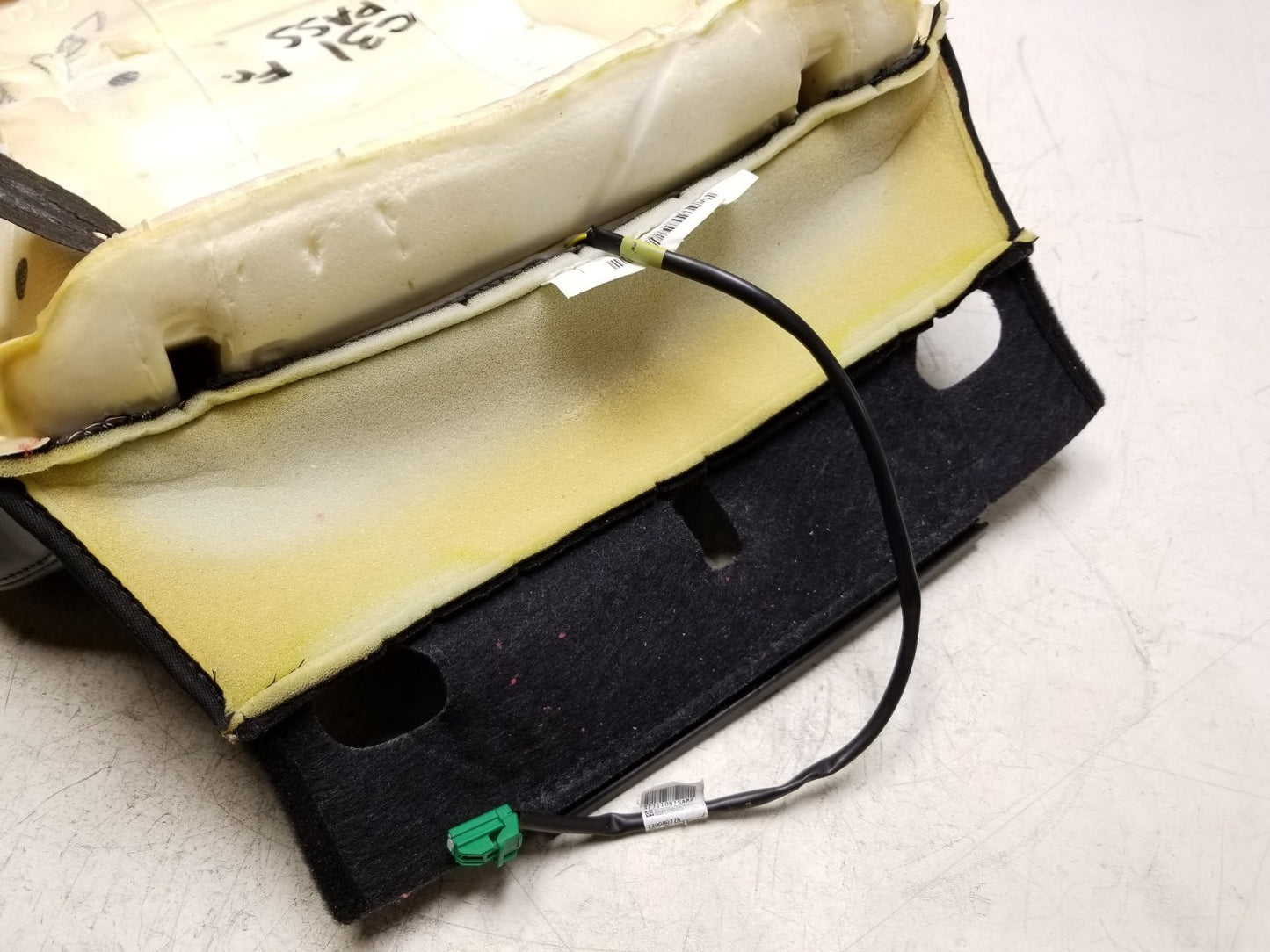 2011  2013 Jeep Grand Cherokee Front Upper Seat Cushion Passenger Side Right OEM