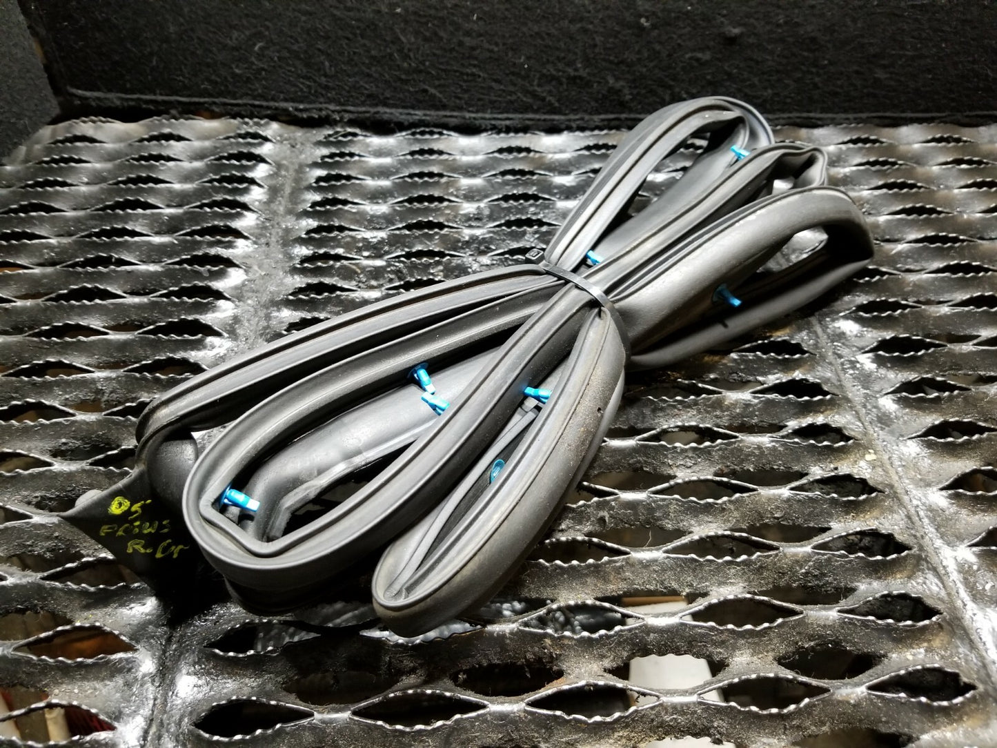 05 06 07 08 09 Toyota Prius Rear Left Driver Side Door Weatherstrip Seal  OEM