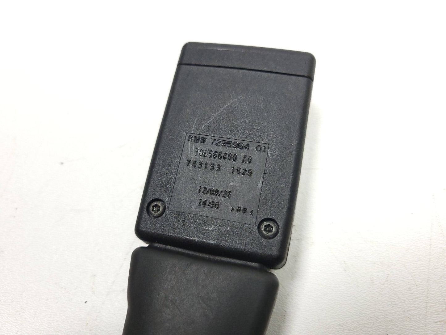 2012-2014 BMW X6 Front Seat Belt Buckle Passenger Side Right OEM