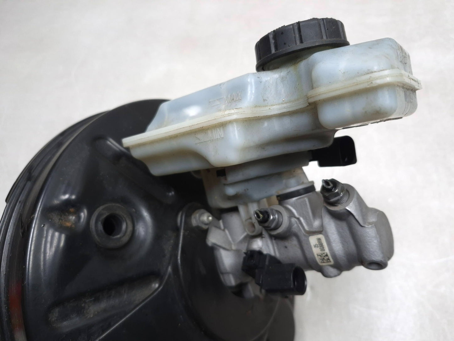 2015 Volkswagen Golf Power Brake Booster & Mater Cylinder OEM