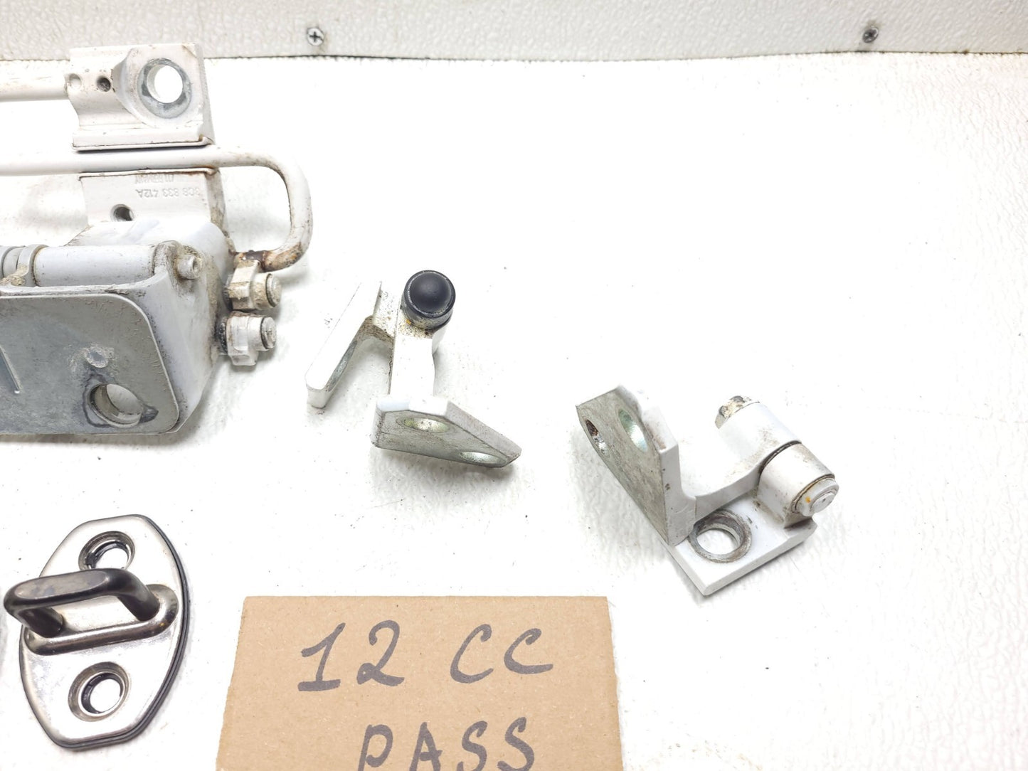 2012 Volkswagen Cc Door Hinge Passenger Right Side Front & Rear OEM
