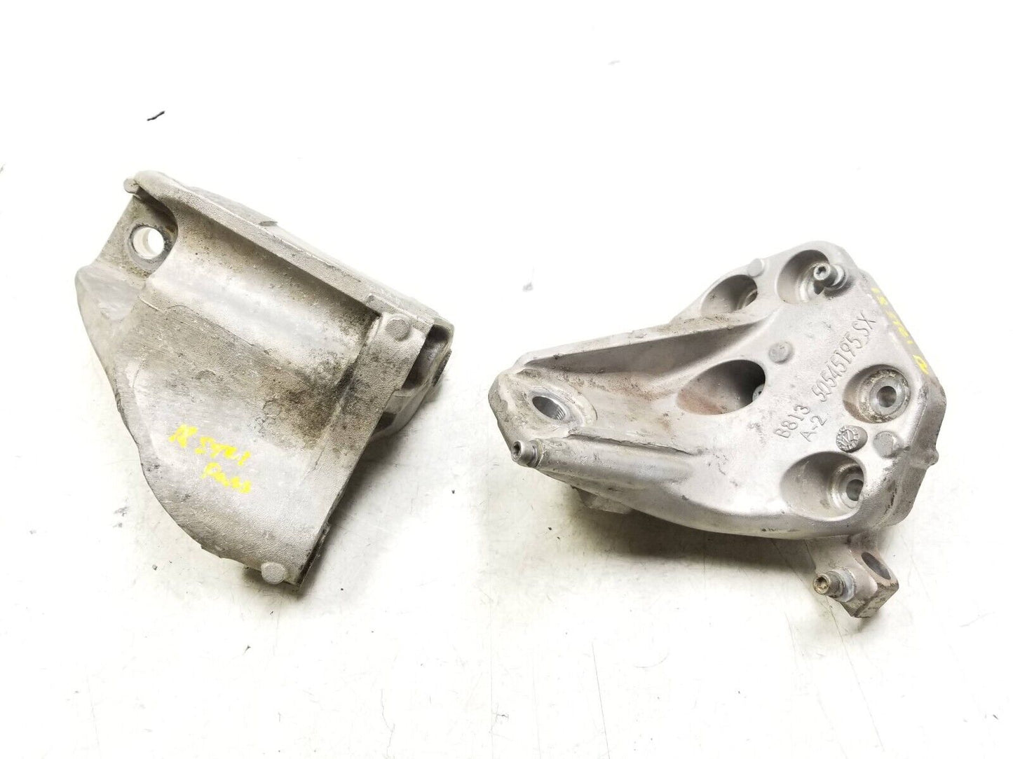 2017-2019 Alfa  Romeo Stelvio Motor Mount Bracket 2.0l OEM