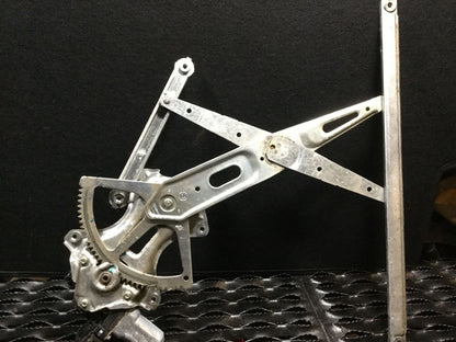 05 06 07 08 09 Toyota Prius Front Right Passenger   Window Regulator & Motor OEM