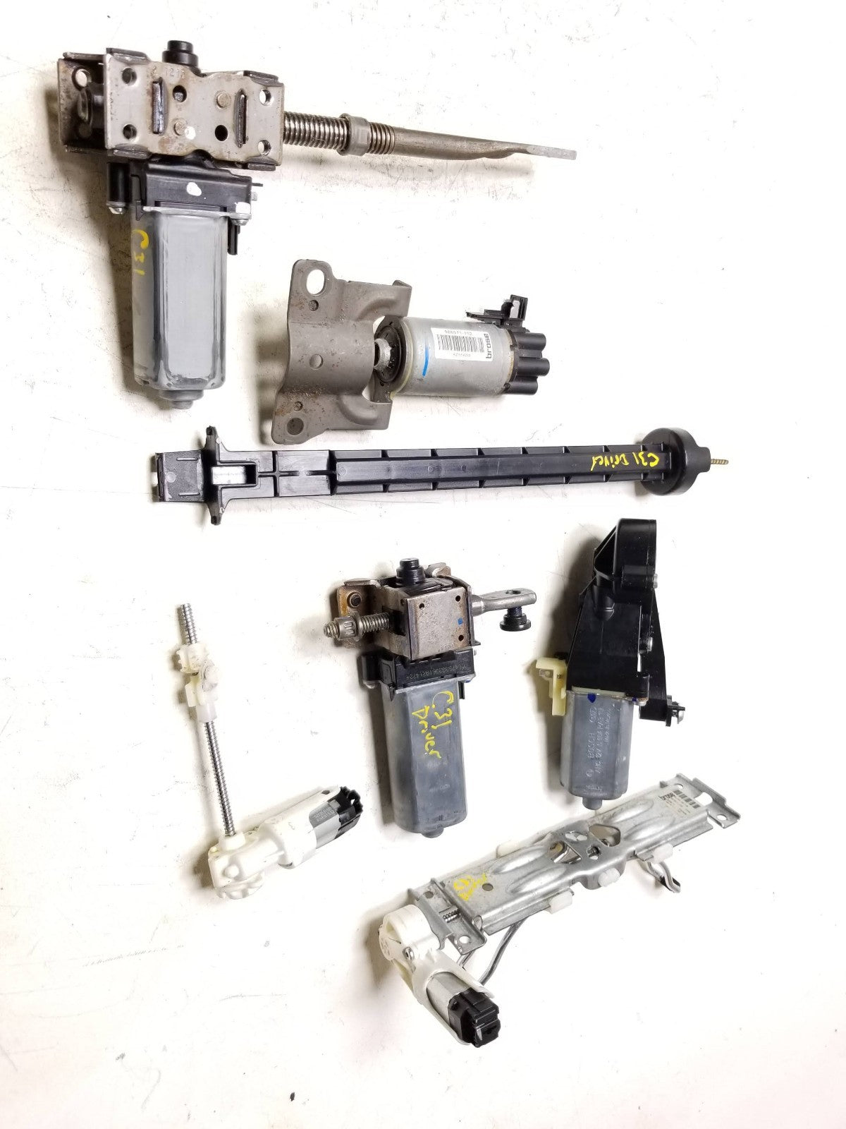 2011 - 2013 Jeep Grand Cherokee Seat Adjustment Motor Front Driver Side Left OEM