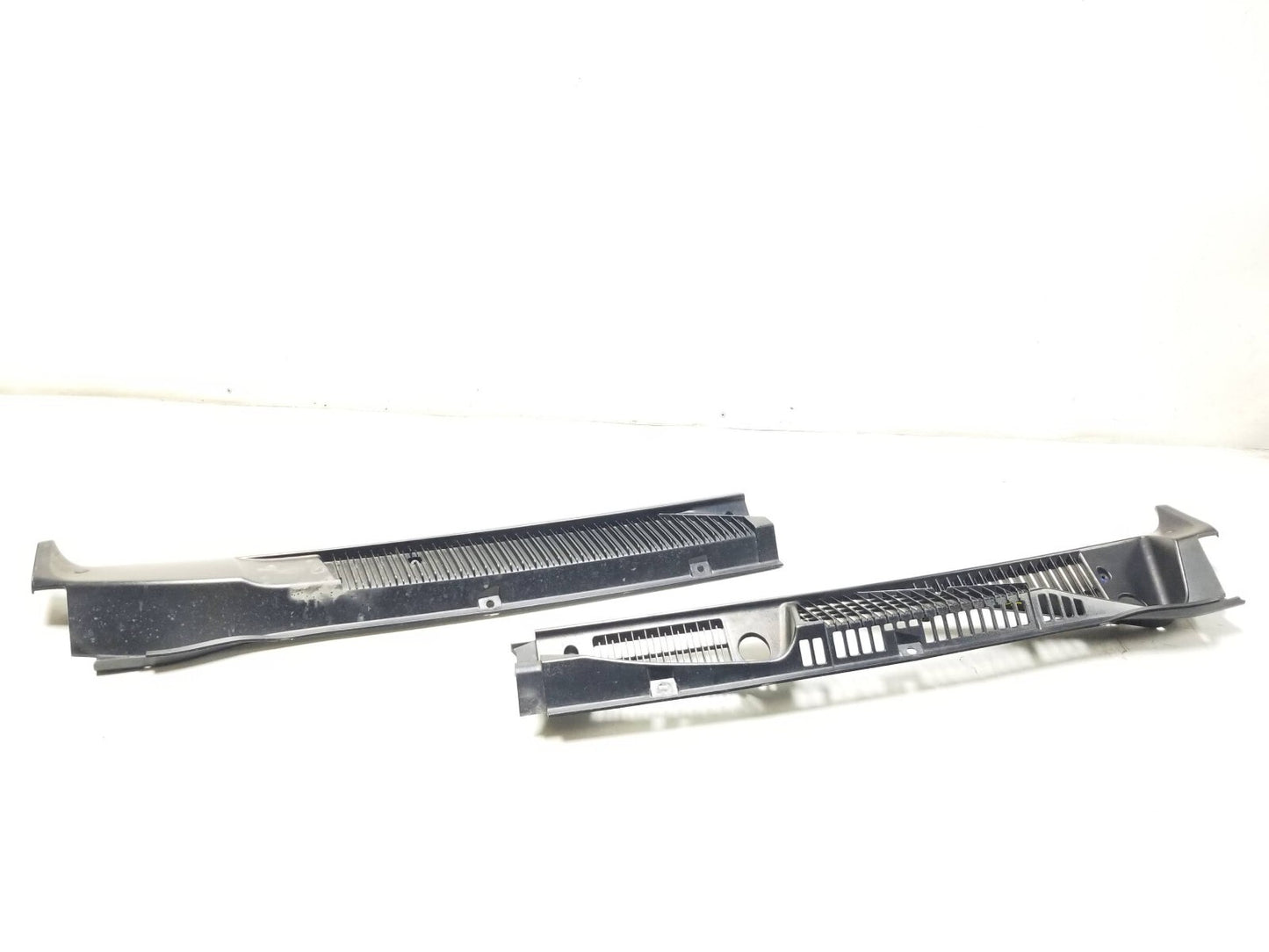 2012 Ford Transit Connect Windshield Cowl Grille Trim OEM