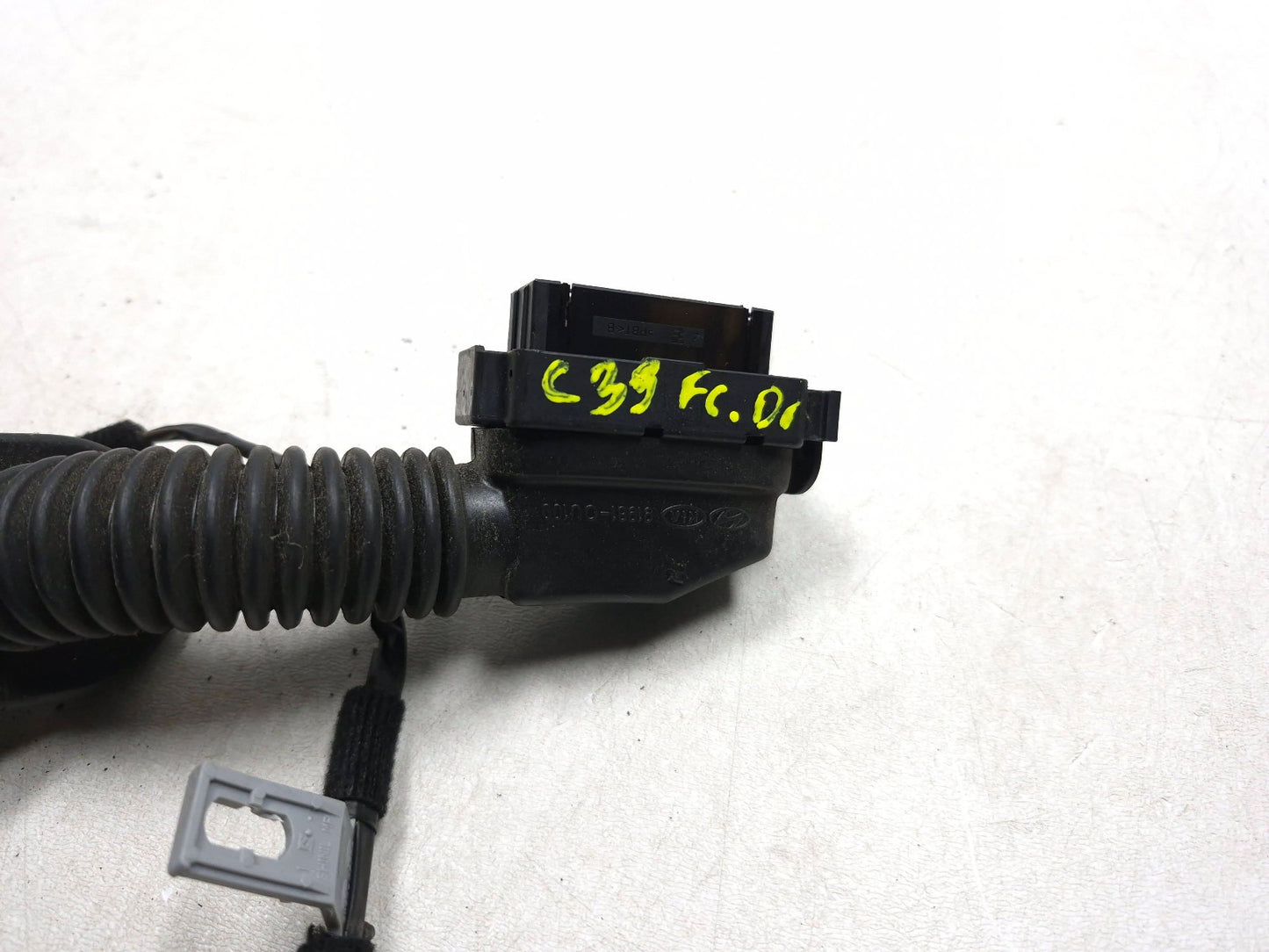 2014 Hyundai Accent Front Driver Left Door Wiring Harness OEM