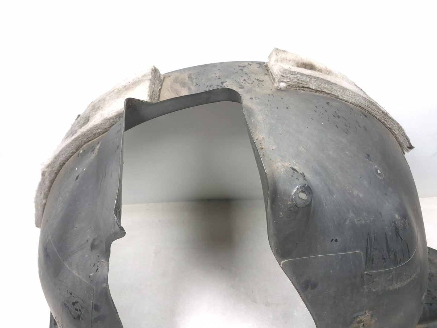 2011 Volkswagen Tiguan Front Left & Right Fender Liner Wheel Splash Shield OEM