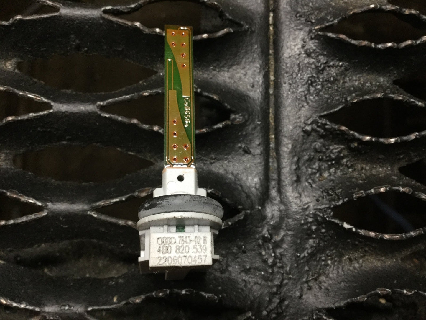 04 05 06 07 08 Audi A4 Air Climate Temperature Sensor OEM