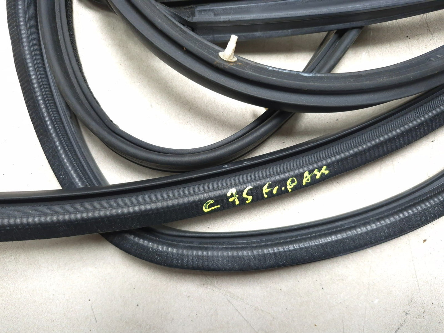 2010 Lexus Hs250h Front Door Weatherstrip Seal Right Passenger Side OEM