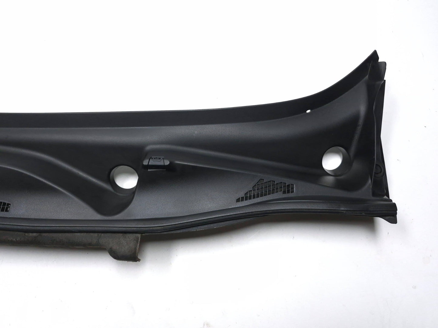 2011 Nissan Juke Windshield Wiper Motor Cover Cowl OEM