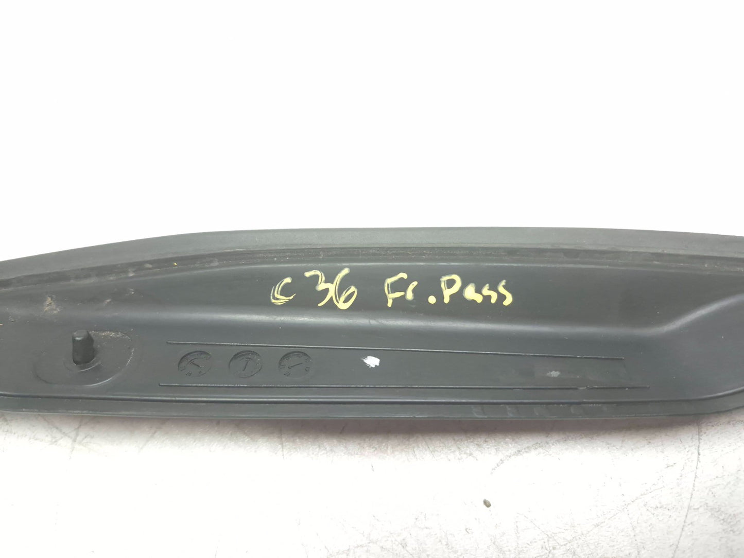 2014 Fiat 500l Door Weatherstrip Front Passenger Side Right OEM