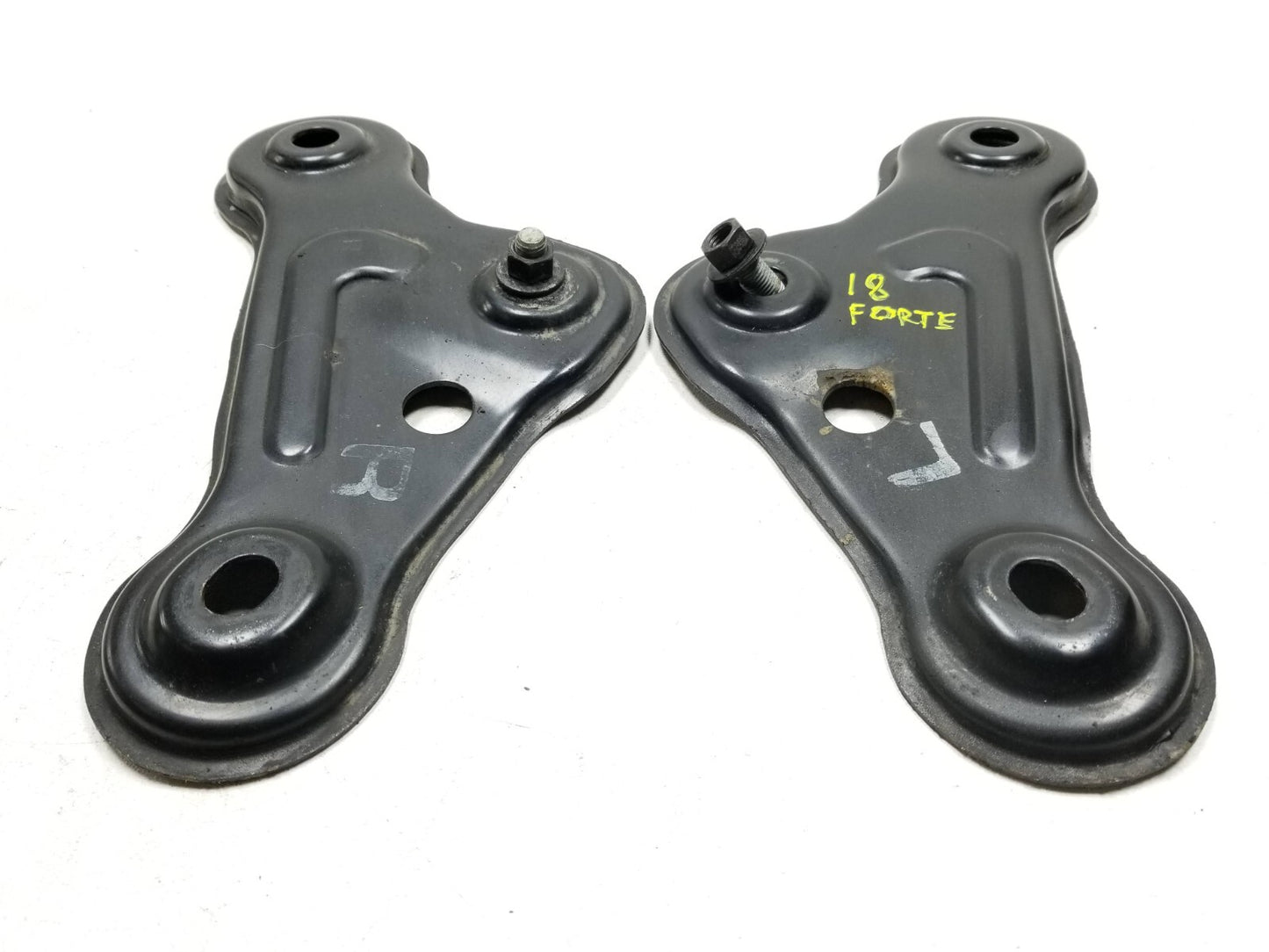 2018 Kia Forte Front Crossmember Subframe Stay Bracket Pair OEM 49k Miles