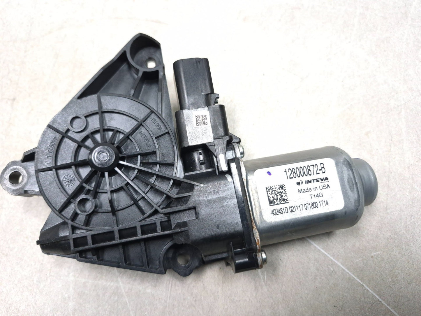 2018 Chrysler 300 Limited AWD Front Driver Side Window Regulator Motor OEM