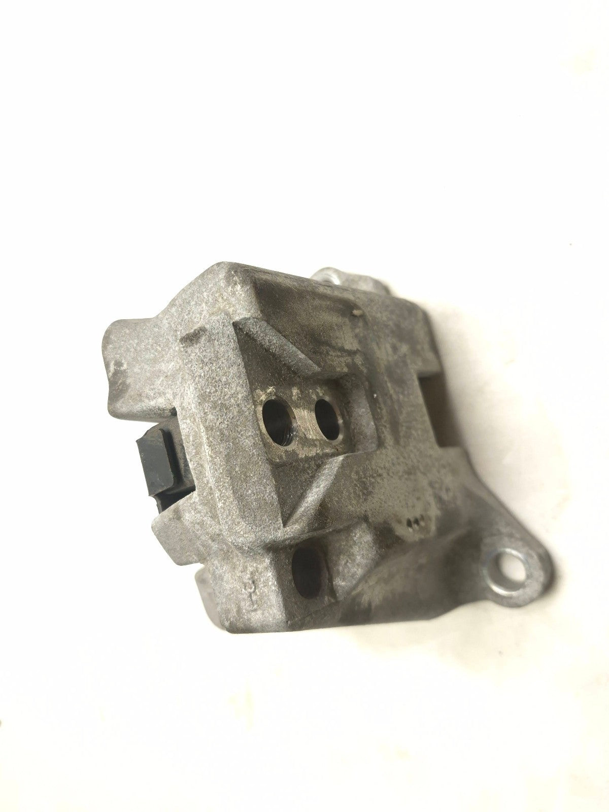 2018 Hyundai Sonata Sport Driver Side Transmission Support Bracket OEM