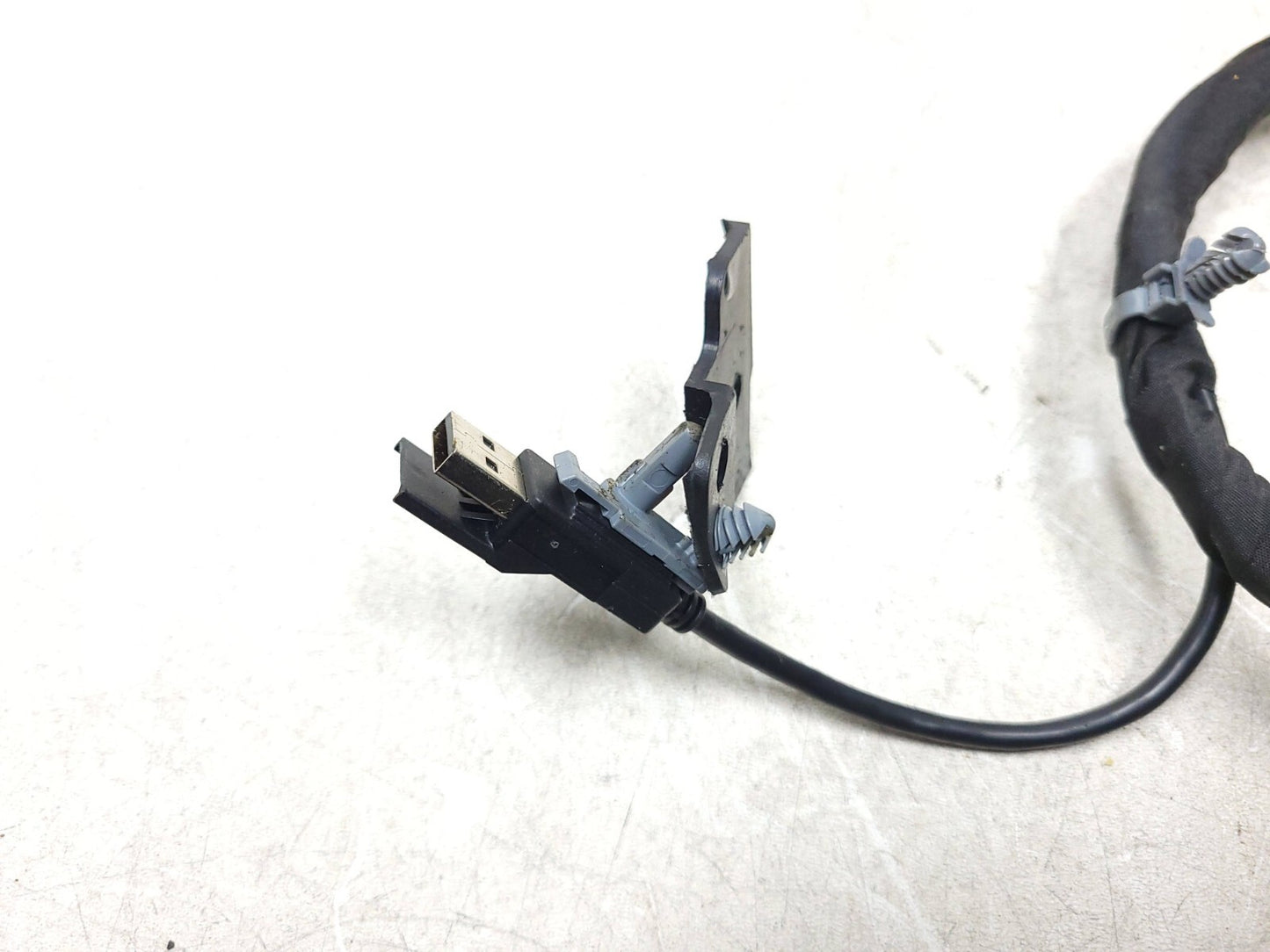 2013 Chevrolet Suburban Сenter Сonsole Wire Harness OEM