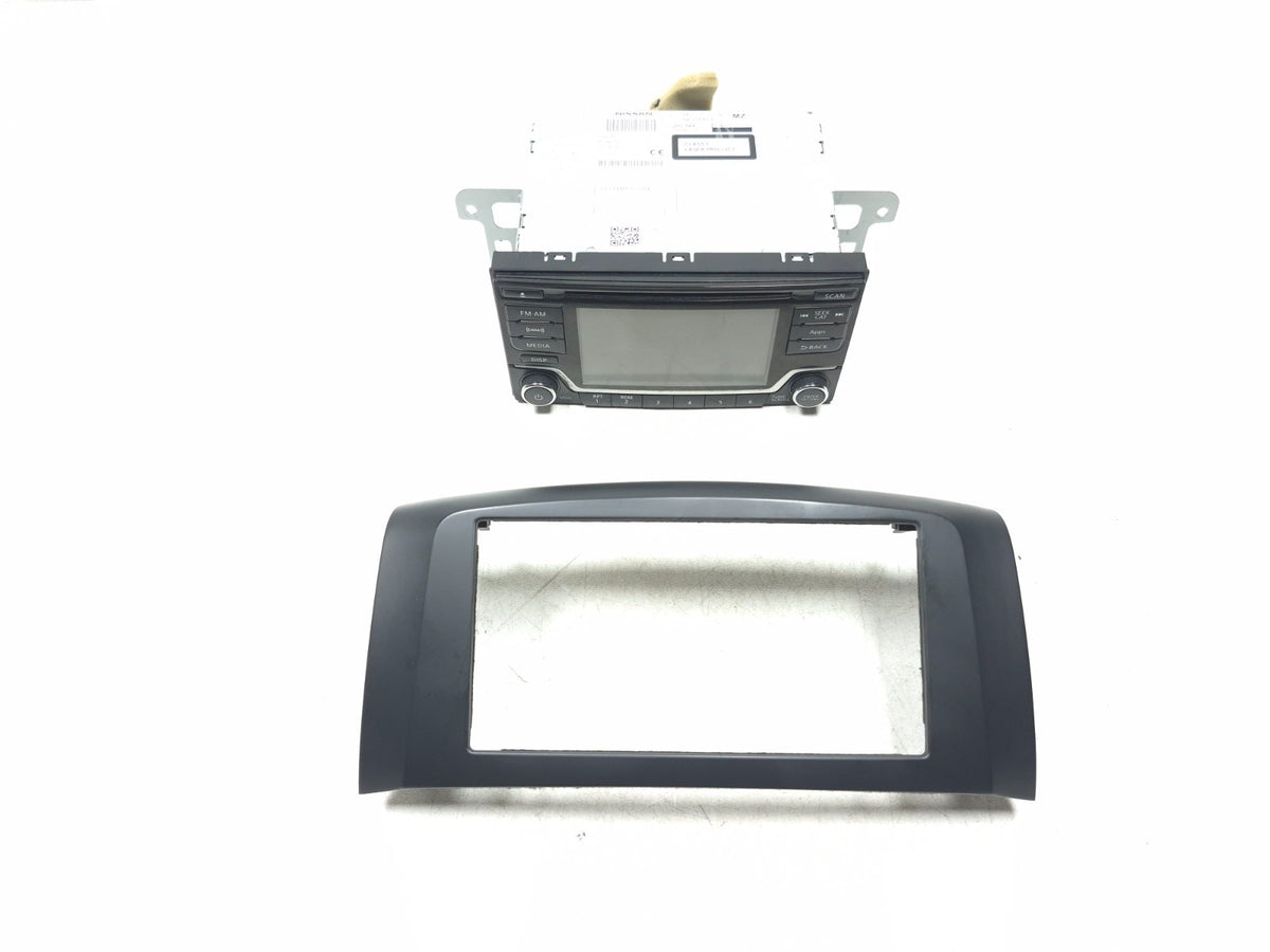 2015 Nissan Sentra Am Fm Cd Player Radio Receiver & Trim Bezel OEM