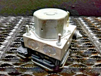 2018 Nissan Sentra ABS Anti Lock Brake Pump OEM 8k