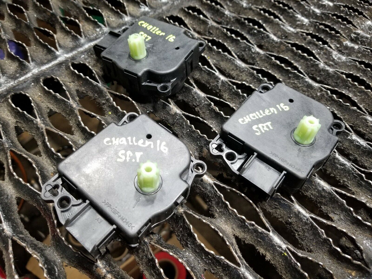 16 17 Dodge Challenger SRT HVAC A/c Heater Flap Servo Actuator Motor Set OEM 12k