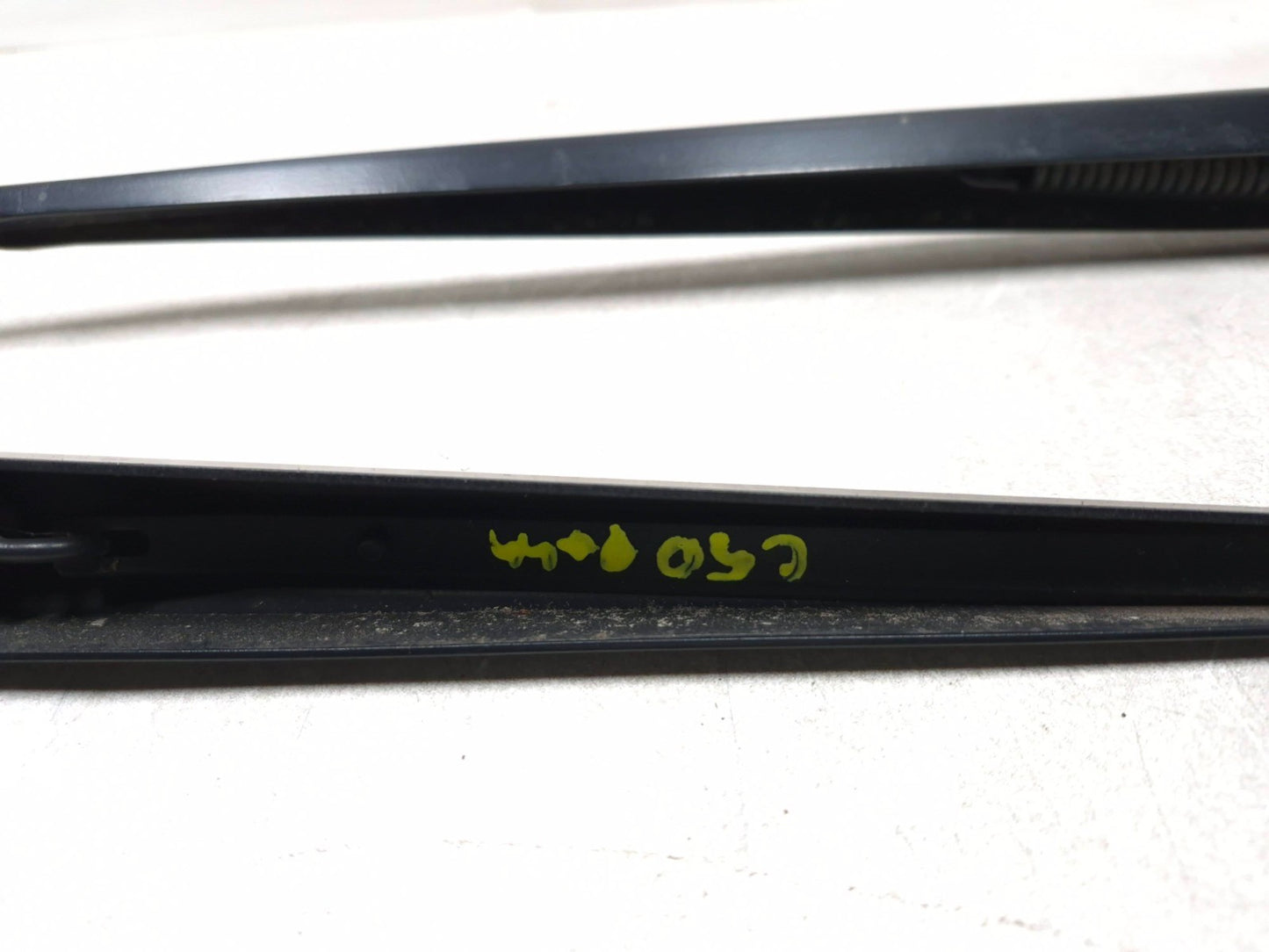 2013 Dodge Grand Caravan Windshield Wiper Arm Pair Oem✅