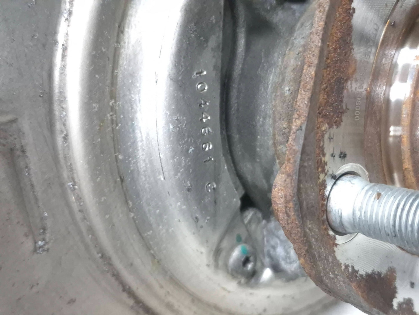 2019 Tesla Model 3 RWD Front Spindle Knuckle Wheel Hub Driver Side Left OEM