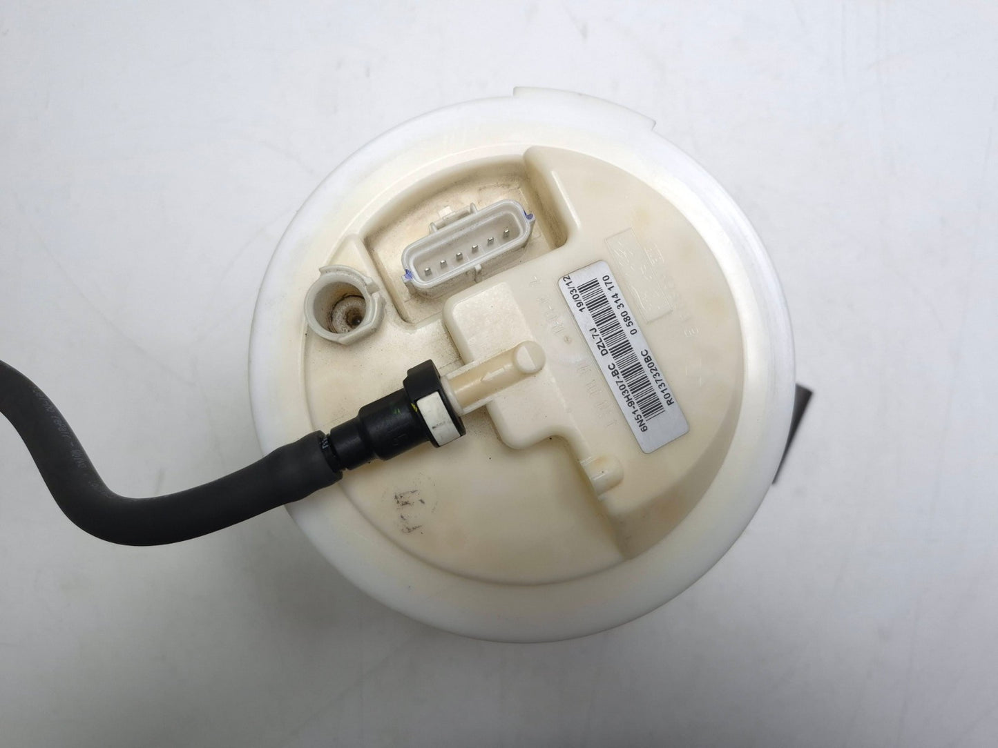 2012 Volvo C30 Fuel Pump 6n51-9h307-bc OEM