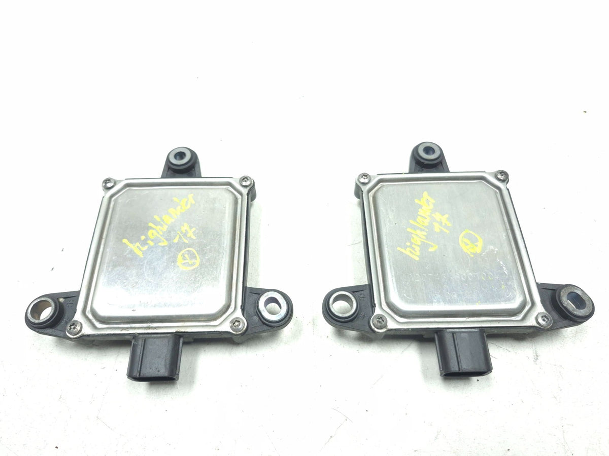 2017 Toyota Highlander Rear Blind Spot Monitor Sensor Left & Right OEM